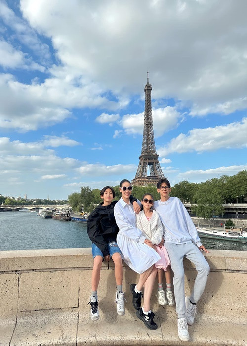 Ba nhóc tì nhà Hà Kiều Anh được bố mẹ cho đi du lịch nhiều nơi ngay từ khi còn nhỏ.