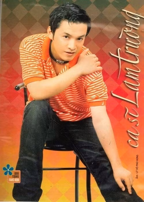 Lam Trường giỏi kiếm tiền. Cách đây hơn 20 năm, anh đắt show ca hát. Theo Dân Việt, cát-sê của Lam Trường năm 1996 là 200.000 đồng/buổi diễn. "Lúc đó, một tô hủ tiếu giá trung bình chỉ có 5.000 đồng mà cát sê của tôi đã là 200.000 đồng, là một con số khá lớn với tên tuổi một ca sĩ mới", Lam Trường chia sẻ. Ảnh: Báo Giao Thông.