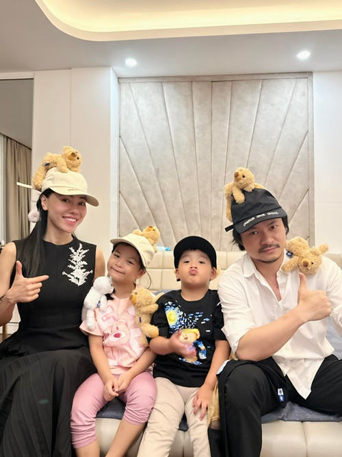 Tổ ấm hạnh phúc của đạo diễn Hoàng Nhật Nam và Phạm Kim Dung.