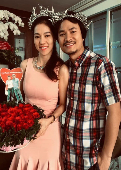 Trước khi đến với đạo diễn Hoàng Nhật Nam, chị Kim Dung từng qua một lần đò và có một cậu con trai. Vượt qua nhiều khó khăn, trở ngại, hai người kết hôn vào năm 2011.