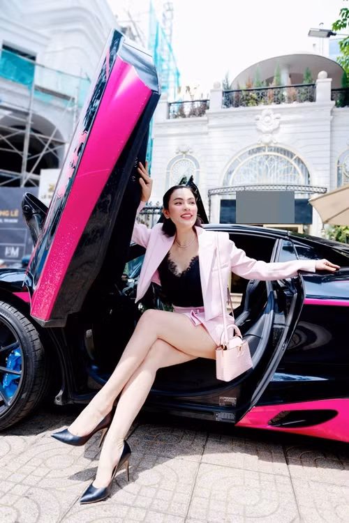 Sau khi ly hôn chồng đại gia, nữ doanh nhân 7x vẫn có cuộc sống xa hoa.