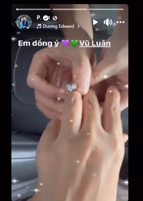 Trên trang cá nhân, Phương Lê vừa chia sẻ hình ảnh đeo nhẫn cầu hôn của nghệ sĩ Vũ Luân.