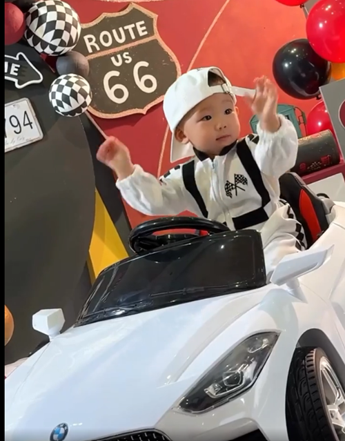 Minh Hằng từng chia sẻ, vợ chồng cô tậu hai căn nhà liền kề để đón con trai chào đời. Ảnh: Instagram bé Mỡ.