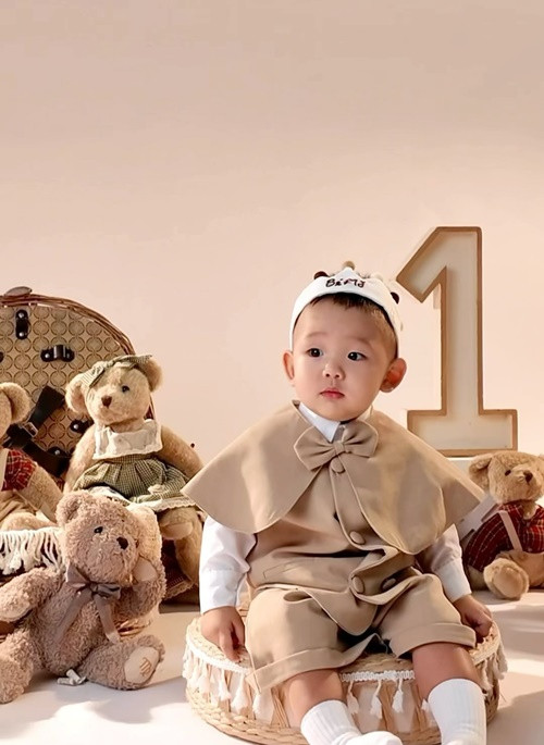 Vợ chồng Minh Hằng cùng con trai đang sống trong biệt thự sang trọng. Ảnh: Instagram bé Mỡ.