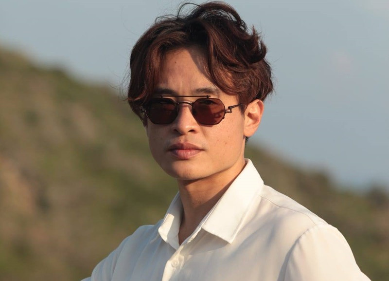 Hà Anh Tuấn từng chia sẻ tình yêu đối với khán giả nữ của mình. “Tuấn đã yêu được 12 năm, đó là mối tình đầu, đến giờ vẫn chung thủy với mối tình ấy. Và người con gái Tuấn yêu chính là khán giả nữ của mình”, anh nói. Ảnh: FB Hà Anh Tuấn.