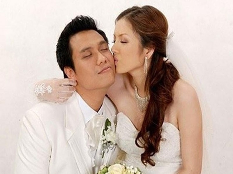 Lý Nhã Kỳ vướng tin đồn phim giả tình thật với Việt Anh khi đóng "Gió nghịch mùa". Nữ diễn viên phủ nhận tin đồn. Lý Nhã Kỳ cho biết, đến nay, cả hai vẫn giữ được tình bạn. Ảnh: An Ninh Thủ Đô.