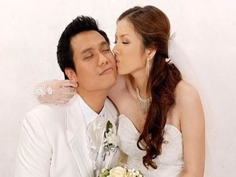 Lý Nhã Kỳ vướng tin đồn phim giả tình thật với Việt Anh khi đóng "Gió nghịch mùa". Nữ diễn viên phủ nhận tin đồn. Lý Nhã Kỳ cho biết, đến nay, cả hai vẫn giữ được tình bạn. Ảnh: An Ninh Thủ Đô.