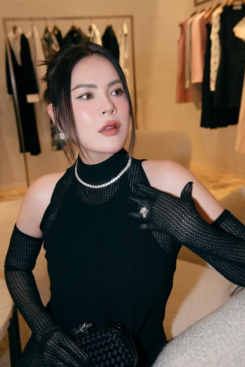 Bên cạnh ý kiến khen ngợi tấm lòng của Phương Lê, nhiều người lại cho rằng phát ngôn của Phương Lê không phù hợp. Ảnh: FB Phương Lê.