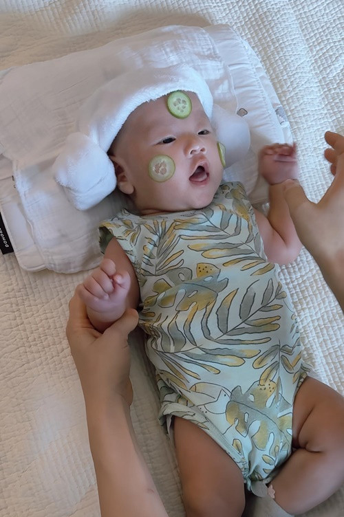 Có mẹ là diễn viên, bố là doanh nhân giàu có, cặp song sinh của Phương Oanh "sinh ra đã ngậm thìa vàng". Ảnh: FB Phương Oanh.