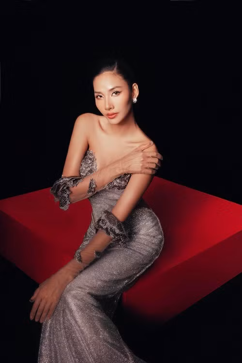 Trước thông tin bị Thanh Hằng tố cáo, Hoàng Thùy chưa lên tiếng. Ảnh: FB Hoàng Thùy.