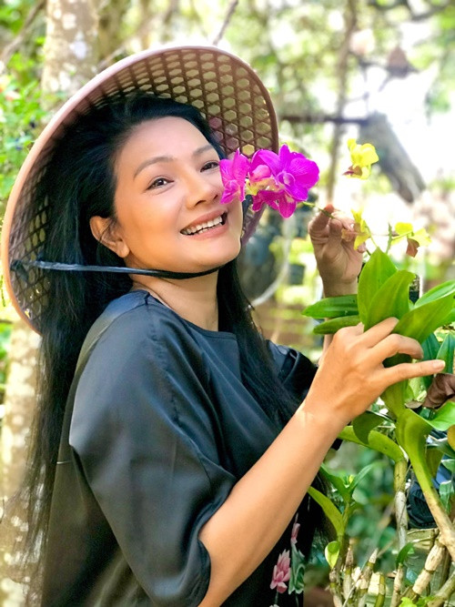 Bỏ phố về quê, Kiều Trinh trở thành nông dân đích thực khi không đi đóng phim.