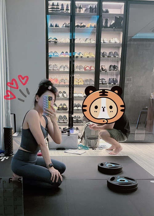 Hari Won cũng thuê huấn luyện riêng để tập luyện tại nhà. Ảnh: FB Hari Won.