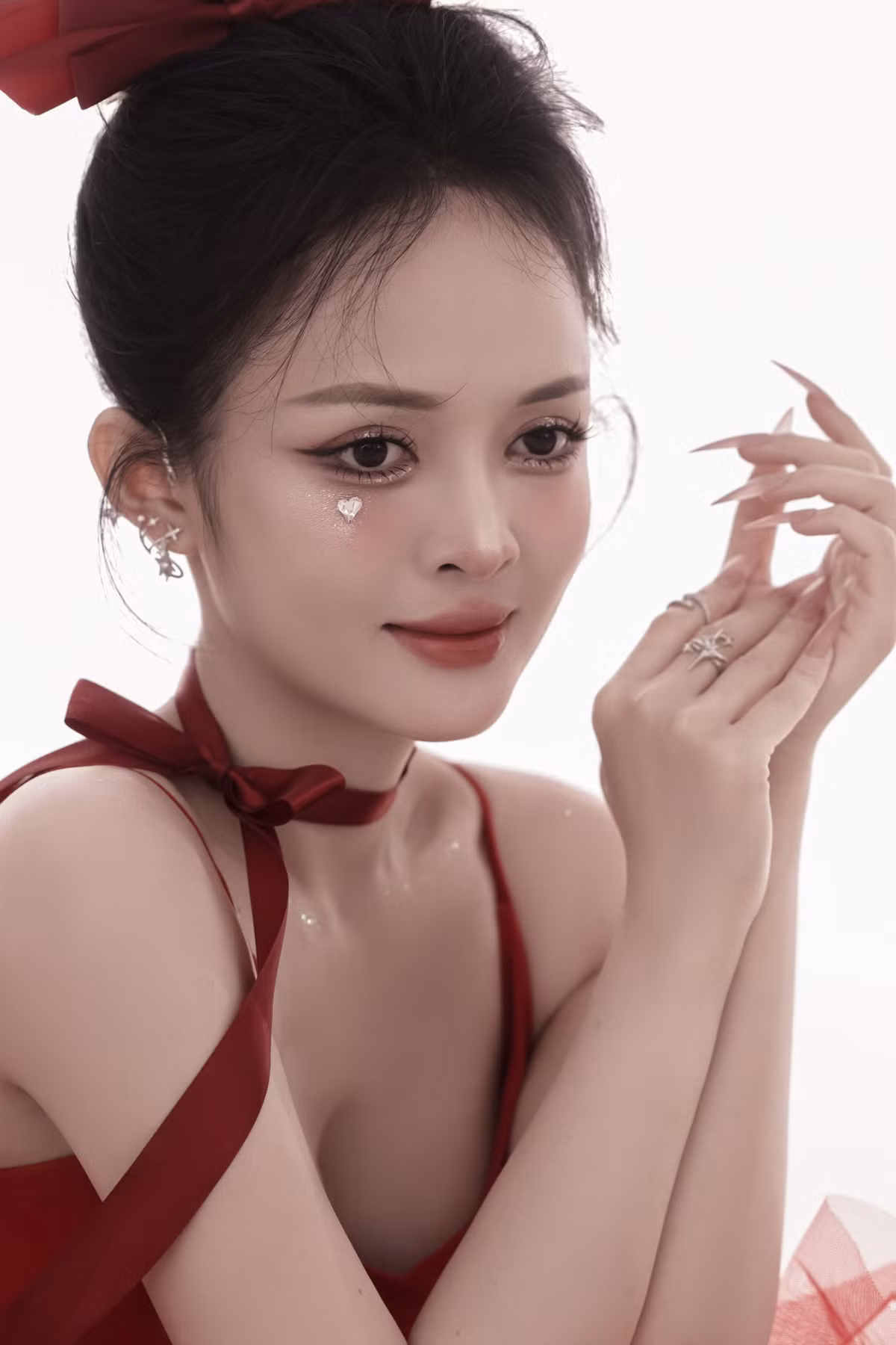 Thanh Trúc từng tham gia phim "Cha, con và...." của đạo diễn Phan Đăng Di khi chưa đầy 18 tuổi và có cảnh cởi áo để lộ toàn bộ vòng 1 trước ống kính. Cô coi đây là bộ phim lưu giữ thanh xuân của mình.