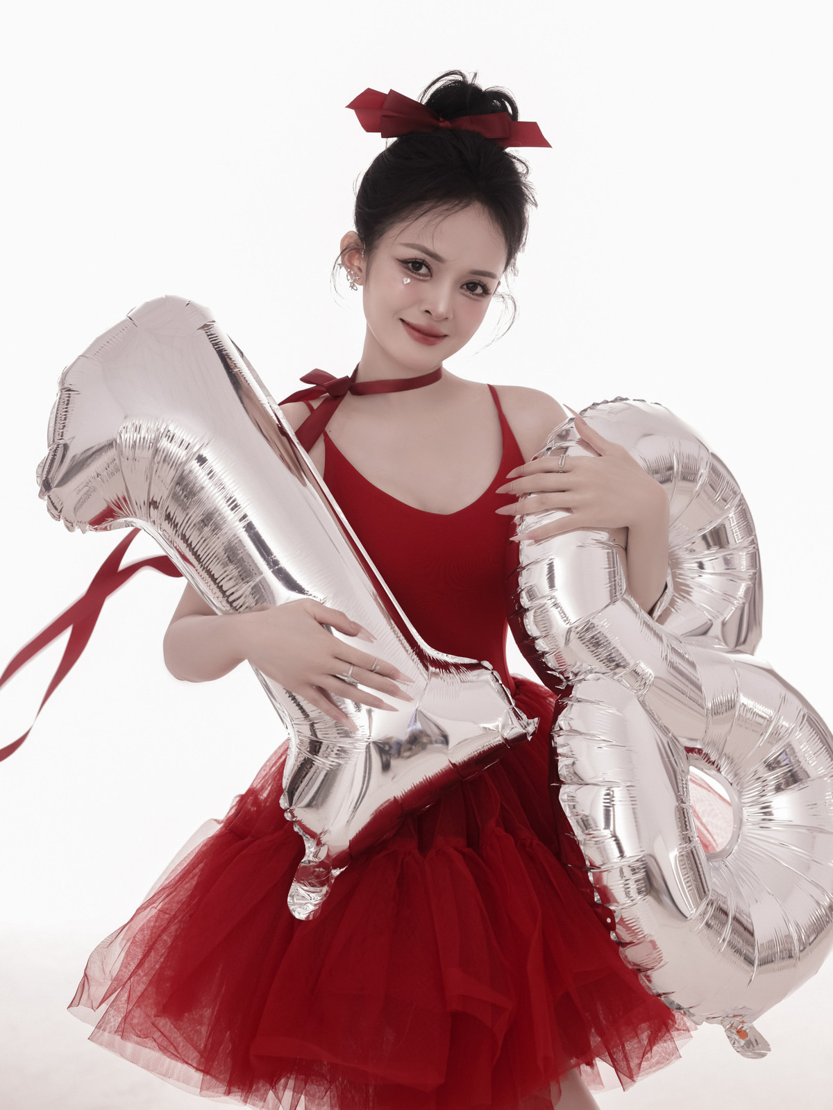 Để đánh dấu sinh nhật lần thứ 29 và chính thức bước sang tuổi 30, nữ diễn viên kiêm MC Thanh Trúc thực hiện bộ ảnh mới mang phong cách ngọt ngào, trẻ trung.