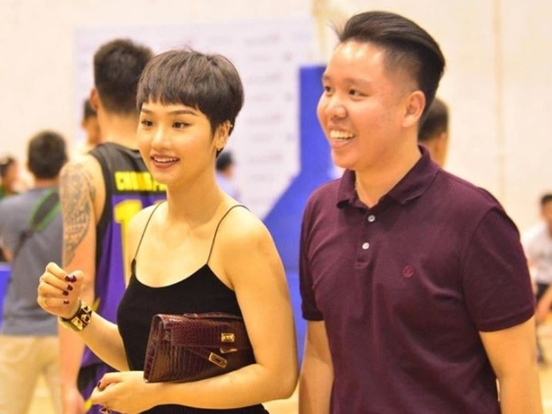 Bạn trai duy nhất Miu Lê công khai hẹn hò đến nay là một người đàn ông tên Phước Hải. Chàng trai này xuất thân trong một gia đình kinh doanh điện máy. Ảnh: Znews.