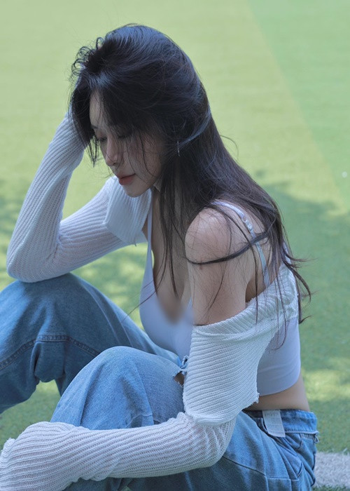 Gu ăn mặc táo bạo của Oh Hye Soo chẳng khiến người hâm mộ ngạc nhiên.