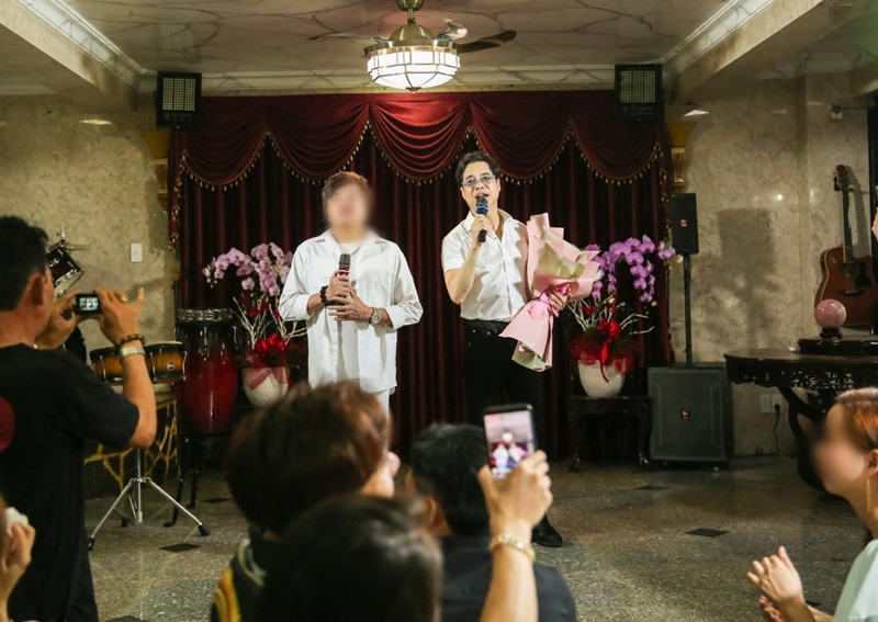 Ngọc Sơn cũng đầu tư làm sân khấu trong biệt thự. Ảnh: Vietnamnet.