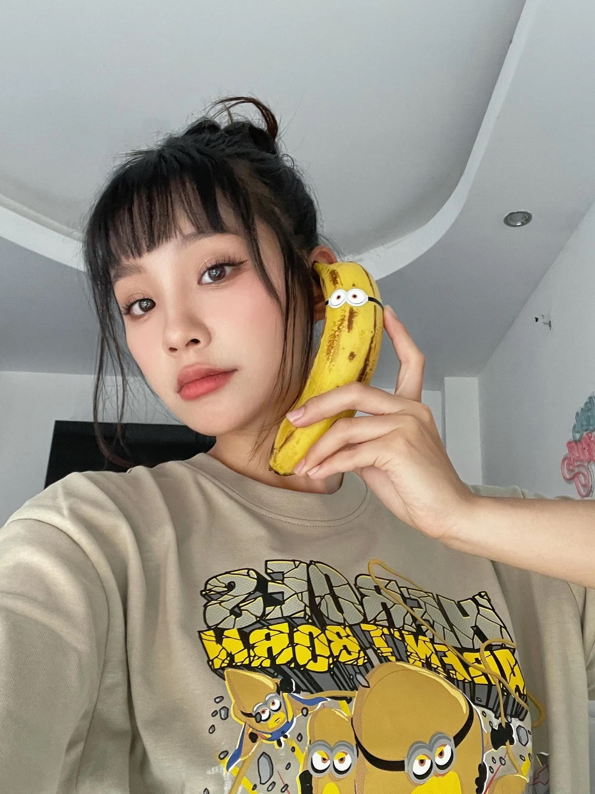 Trong khi đó, Chải (Long Vũ) là con trai hộ gia đình giàu có nhất bản. Chải si tình với Pu nên luôn theo đuổi cô. Thậm chí, Chải xé giấy báo nhập học của Pu hoặc dọa tự tử để bố đến nhà Pu hỏi cưới cô. Phim được khen ngợi với nội dung nhẹ nhàng, đặc biệt chuyện tình cảm đáng yêu của Pu và Chải. Tương tác của 2 diễn viên cũng ăn ý, tự nhiên.