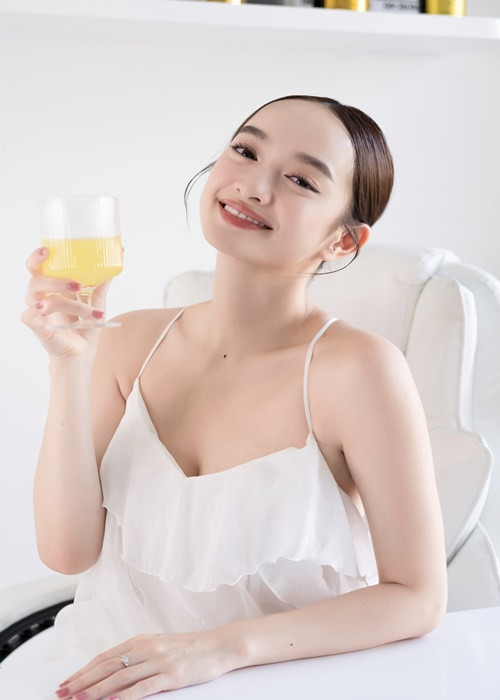 "Mỹ nhân trăm tỷ" từng vướng nghi vấn tình cảm với nam ca sĩ Will. Ảnh: FB Kaity Nguyễn.