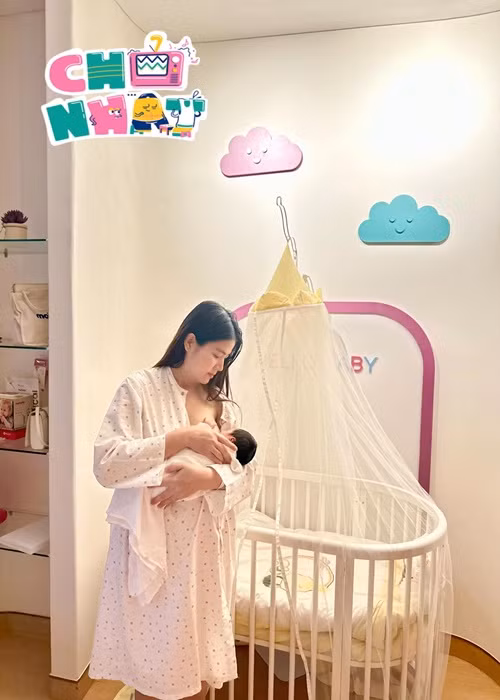 Kha Ly sinh con đầu lòng sau 8 năm kết hôn với Thanh Duy. Ảnh: FB Kha Ly.