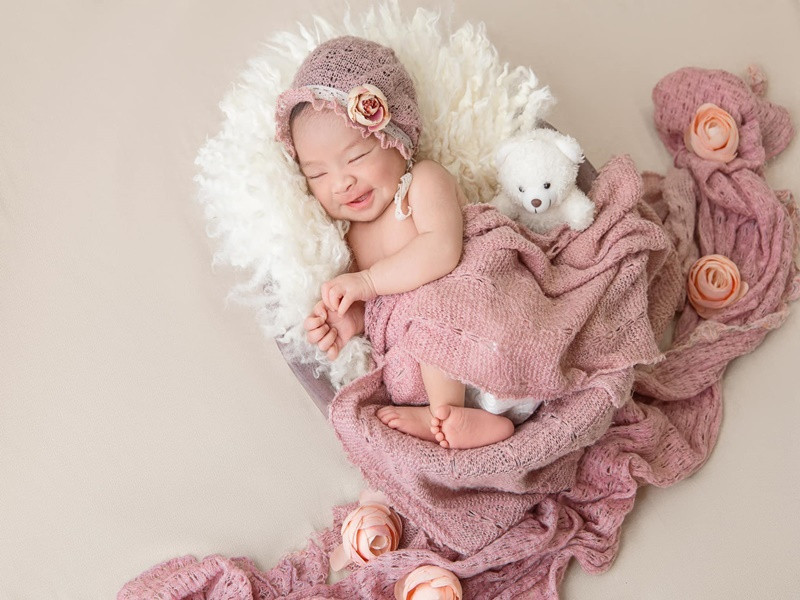 Bé Lita có gương mặt vô cùng đáng yêu. Ảnh: FB Kha Ly.