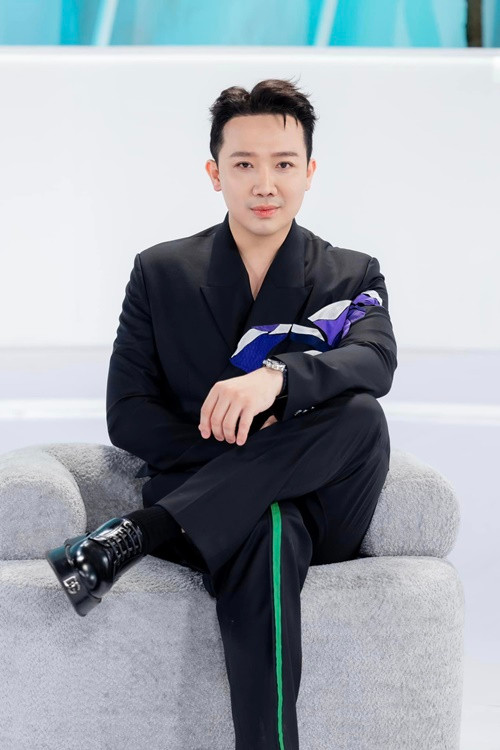 Trấn Thành khẳng định rằng anh phải thật giàu và bởi vì anh ghét nghèo. “Tôi đã từng nghèo và sợ không muốn quay lại điều đó”, nam MC chia sẻ trên Vietnamnet.