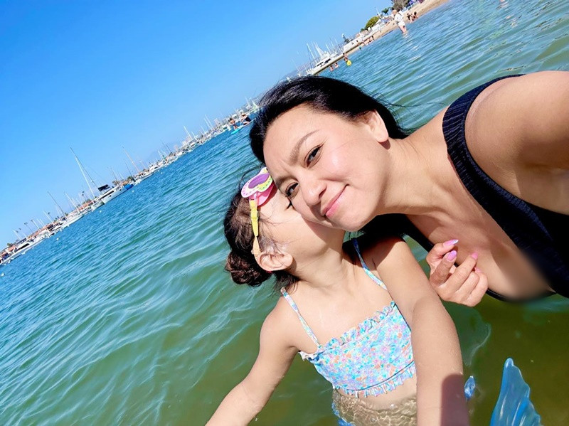 Nữ diễn viên chăm tập gym, chạy bộ để vóc dáng bớt mỡ thừa.