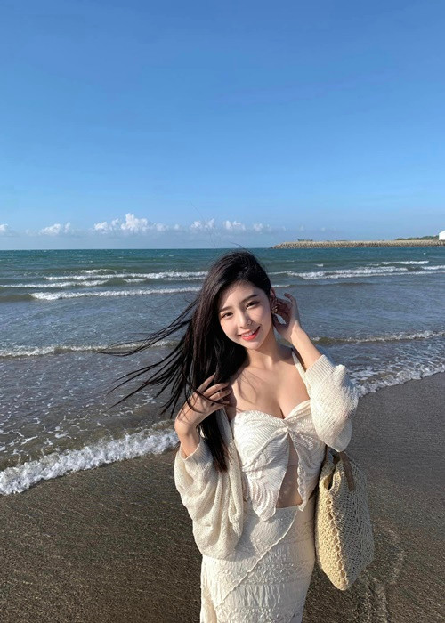 Nếu thay đổi quá nhiều, hot girl xinh đẹp có thể sẽ đánh mất nhiều fan.