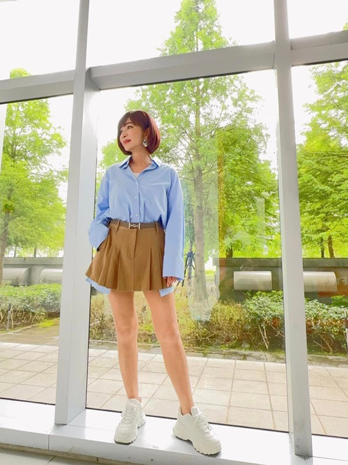 Gương mặt, thân hình của Trần Mỹ Phượng trông giống như một người phụ nữ ngoài 40 tuổi hơn là 68 tuổi.