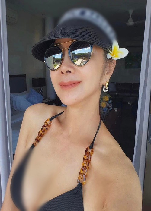 Mới đây, trên trang cá nhân, Trần Mỹ Phượng đăng loạt ảnh diện áo tắm trong chuyến du lịch.