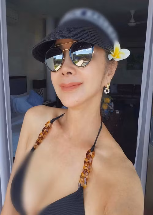 Mới đây, trên trang cá nhân, Trần Mỹ Phượng đăng loạt ảnh diện áo tắm trong chuyến du lịch.
