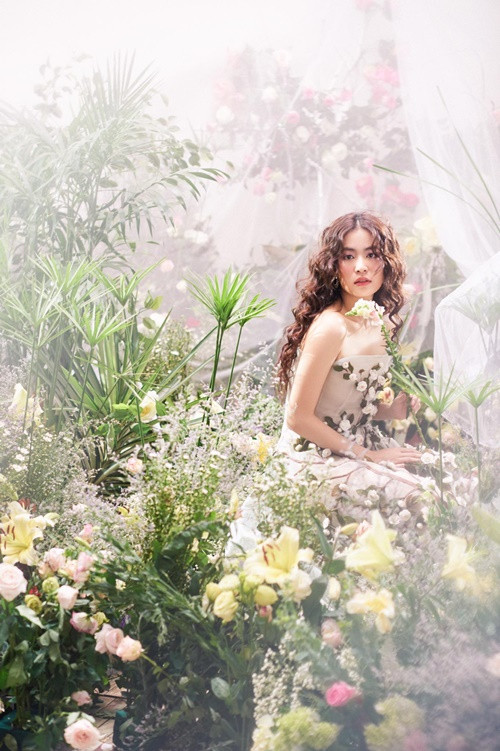 Mối tình giữa Hoàng Thùy Linh và bạn trai hơn 20 tuổi kết thúc sau 4 năm bởi Quân không đồng ý khi Hoàng Thùy Linh đề nghị có một đứa con. Ảnh: FB Hoàng Thùy Linh.