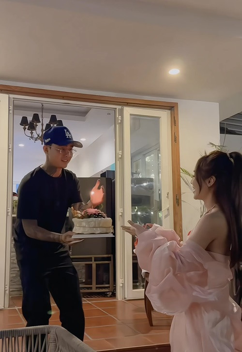 Đạt G rất chiều chuộng Bảo Ngọc. Ảnh: Ảnh: TikTok Bảo Ngọc.