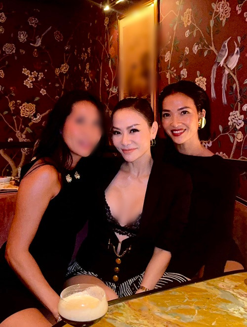 Thu Minh rạng rỡ, gợi cảm khi đọ sắc cùng Bằng Lăng.