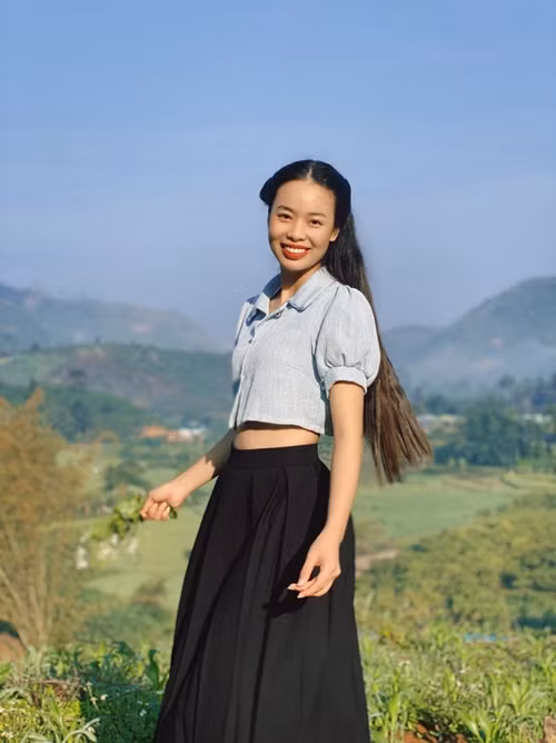 Không cần váy áo lộng lẫy, Ánh Vương vẫn thu hút mọi ánh nhìn. Ảnh: FB Ánh Vương