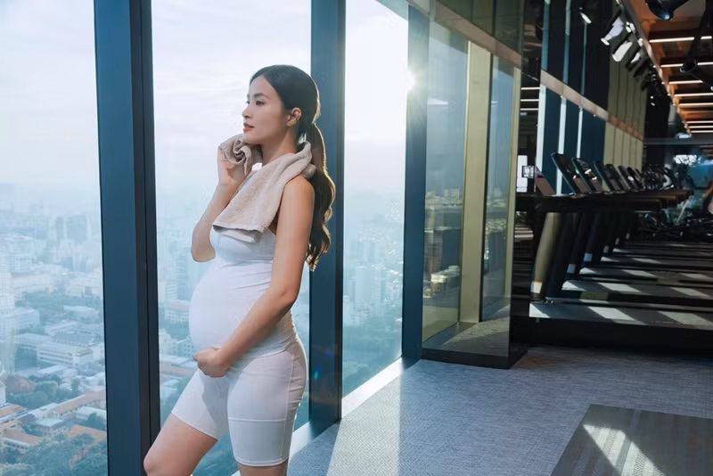 Để đón con gái thứ hai gia nhập tổ ấm, vợ chồng Đông Nhi tậu nhà mới thuộc khu căn hộ cao cấp.