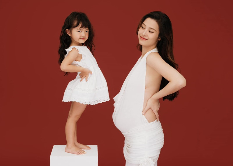 Sức khỏe của Đông Nhi hiện tại ổn định.