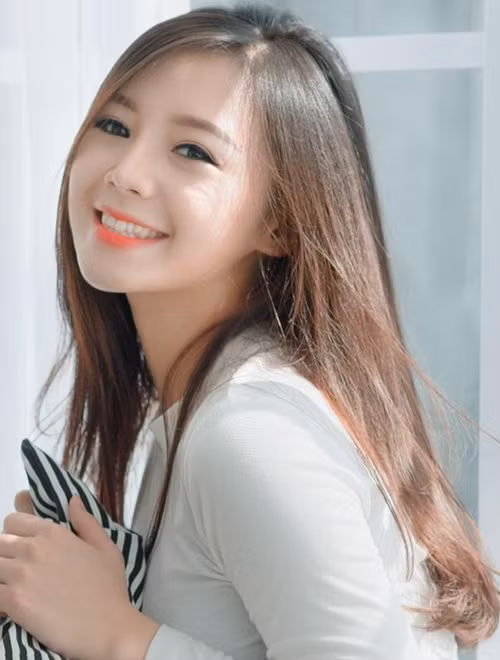 Quỳnh Kool dần chấp nhận thực tế. Cô luôn cố gắng làm việc cật lực để giúp gia đình trả nợ.