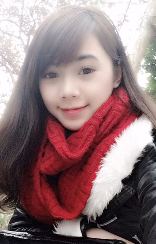 Nữ diễn viên chia sẻ trên Vietnamnet, cô cảm thấy bất lực, bế tắc, vì là trụ cột về kinh tế khi gia đình lâm vào cảnh nợ nần.