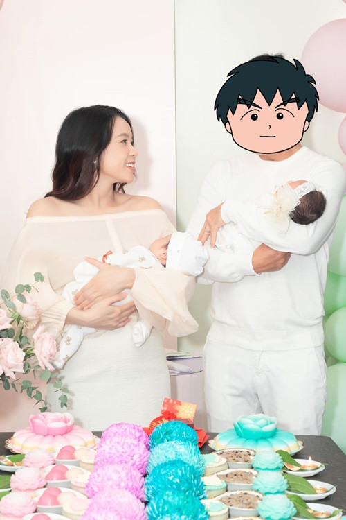 Có con, Sam từng bị trầm cảm. "Có thời điểm, sau sinh tôi bỗng dưng bật khóc mà chẳng hiểu lý do vì sao. Chồng nói lời yêu thương cũng khiến tôi bật khóc, ngồi vắt sữa nước mắt tôi cũng tuôn rơi", Znews dẫn lời hot girl.