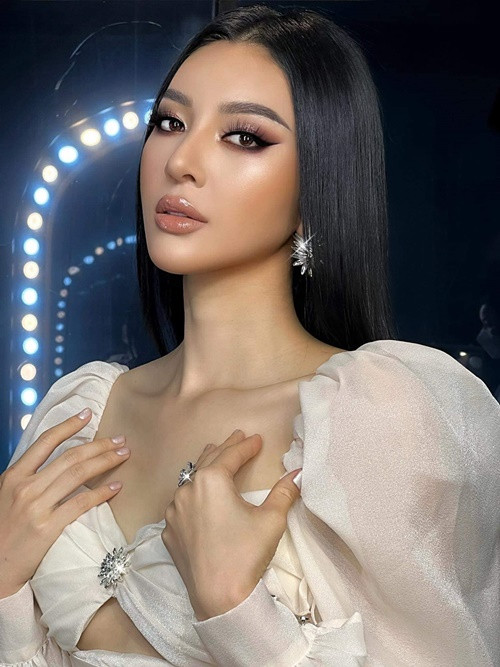 Cô từng vào top 45 Hoa hậu Hoàn vũ Việt Nam 2017, top 15 Hoa hậu Siêu quốc gia Việt Nam 2018, top 16 Miss Universe Vietnam 2022, top 10 Miss Grand Vietnam 2022.