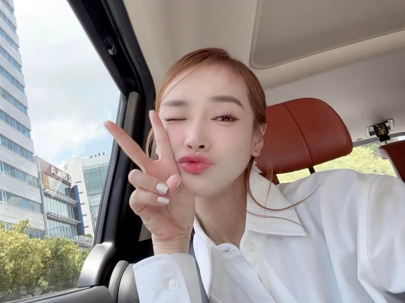 Đàm Vĩnh Hưng từng hết lời khen ngợi Nhã Phương rất xinh, không bị camera thường "dìm hàng". Ảnh: FB Nhã Phương.