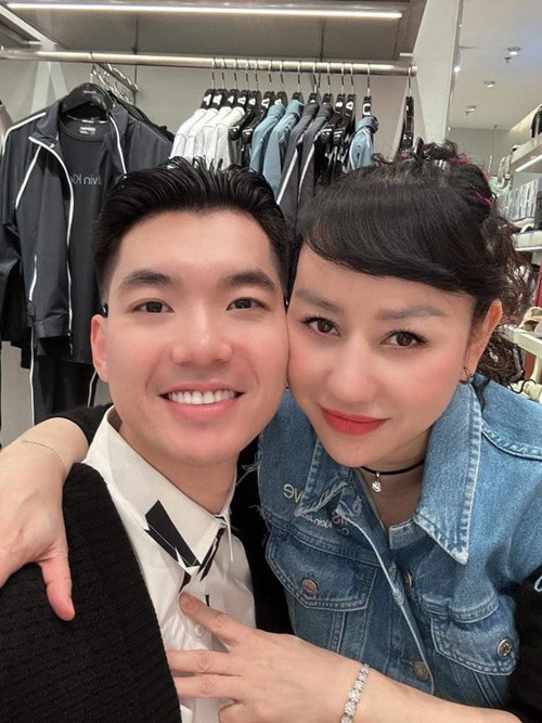 Trương Nam Thành kết hôn cùng doanh nhân Thu Huyền vào tháng 11/2018. 6 năm qua, nam diễn viên tạm dừng hoạt động nghệ thuật để tập trung kinh doanh cùng vợ ở Hà Nội. Ảnh: FB Trương Nam Thành.