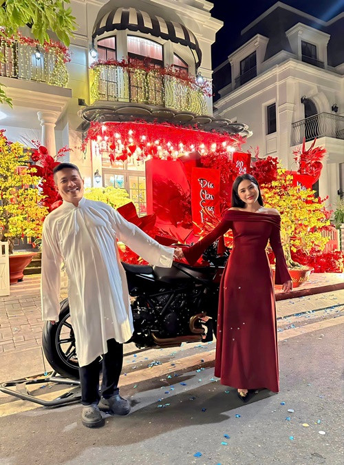  Đoàn Di Băng đi hát nhiều năm rồi rời showbiz Việt sau khi lấy doanh nhân Quốc Vũ. Thu nhập của cô đến từ kinh doanh. Ảnh: FB Đoàn Di Băng.