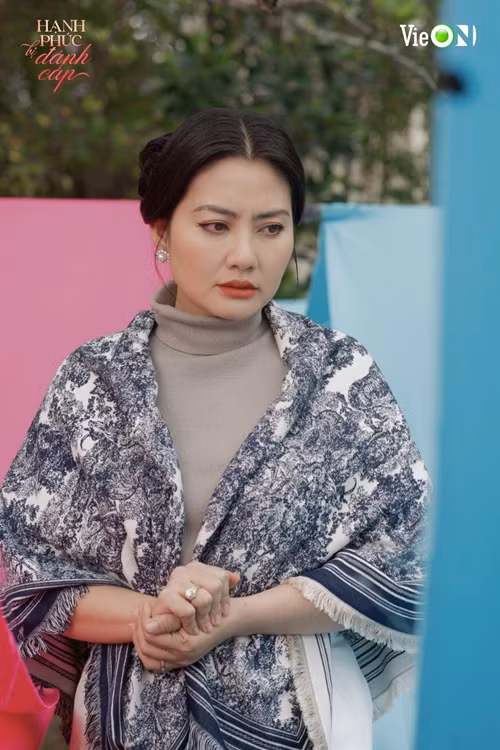 “Ánh Dương đã (tạm thời) khép lại công việc diễn xuất đã kéo dài suốt 21 năm của mình. Ở lần cuối cùng này mình đã trút hết ruột gan để mang đến cho khán giả, những người yêu quý mình 1 nhân vật đáng xem nhất. 1 vai diễn thay cho lời tạm biệt. Mong là không làm các bạn thất vọng”, Ngọc Lan trải lòng. Ảnh: Thế Giới Điện Ảnh.