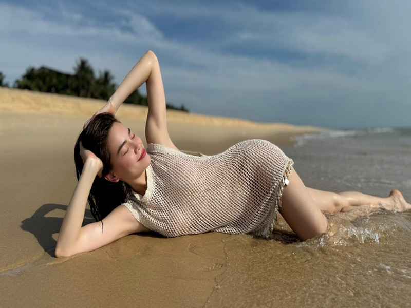 Hồ Ngọc Hà nổi tiếng là mỹ nhân Việt có phong cách thời trang thời thượng, tinh tế trên sân khấu lẫn ngoài đời.