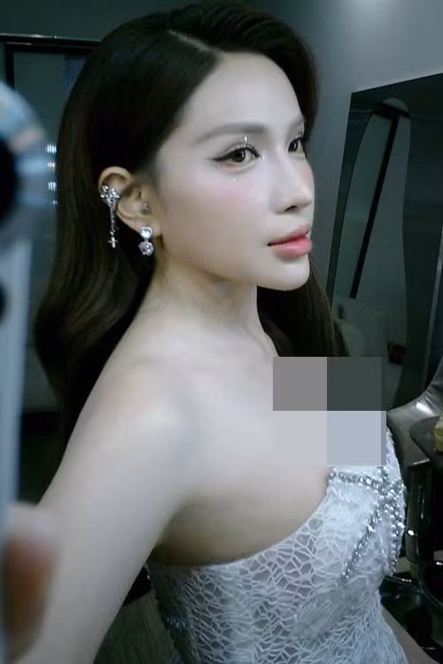 Khả Như được mệnh danh là "đệ nhất mỹ nữ có vòng 1 đẹp trong làng hài Việt". Ảnh: FB Khả Như.