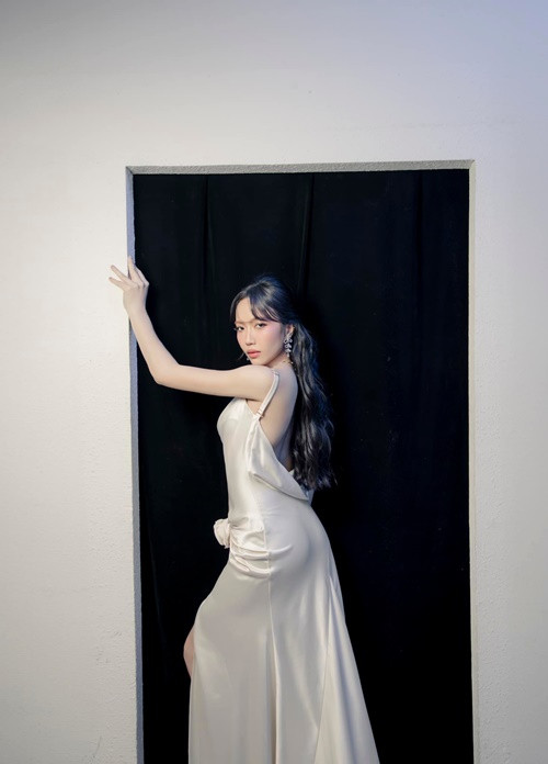 Diệu Nhi gợi cảm không kém cạnh Puka, Khả Như hay Nam Thư. Ảnh: FB Diệu Nhi.