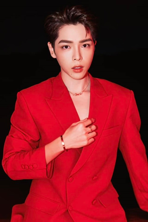 Năm 2022, Đức Phúc cho biết, một hoặc hai đối tượng đã giả danh doanh nhân Minh Hải - bố con trai Hòa Minzy và ca sĩ Erik để lừa chiếm đoạt 32 triệu đồng của anh. Ảnh: FB Đức Phúc.