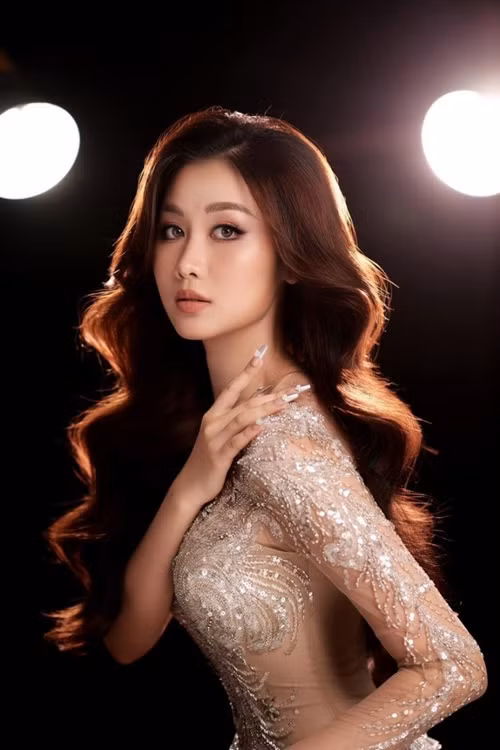  Hoa hậu Võ Lê Quế Anh chia sẻ trên Znews, cô sinh ra trong gia đình gia giáo, nhận được sự dạy dỗ của bố mẹ. Ảnh: Đời Sống Gia Đình.